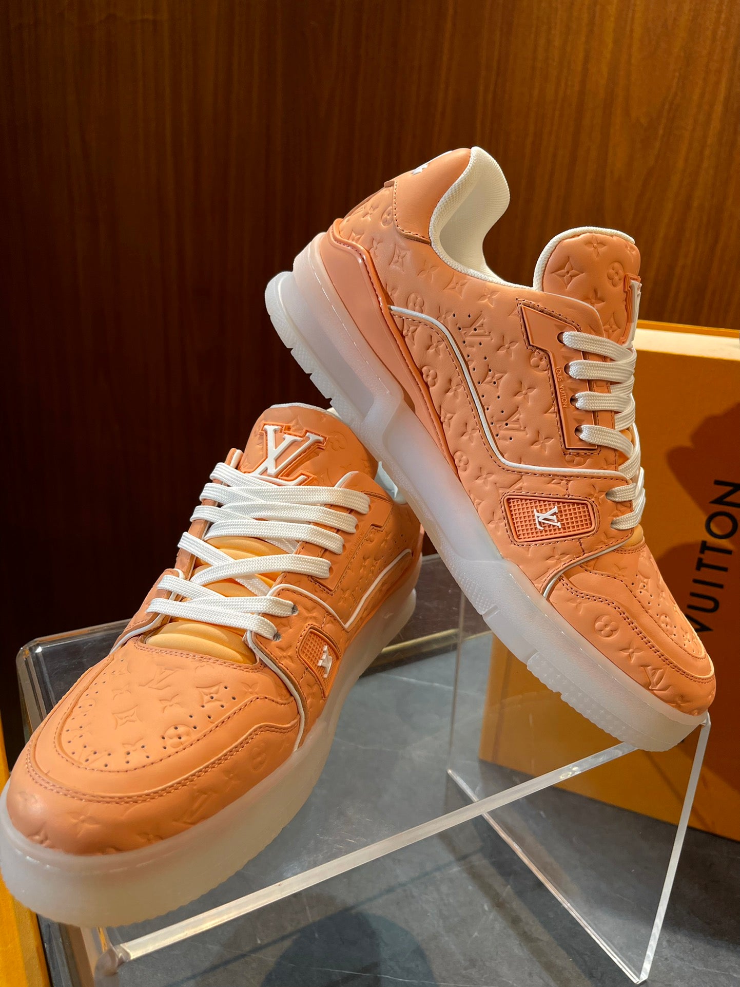 LU Runner Sneakers 4 Color 's