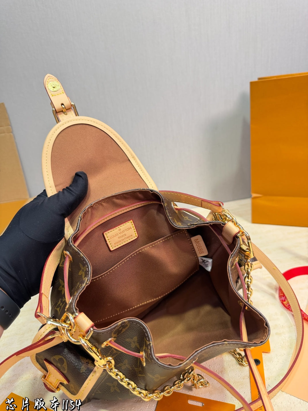 LU Odyssee bag MM 34 cm