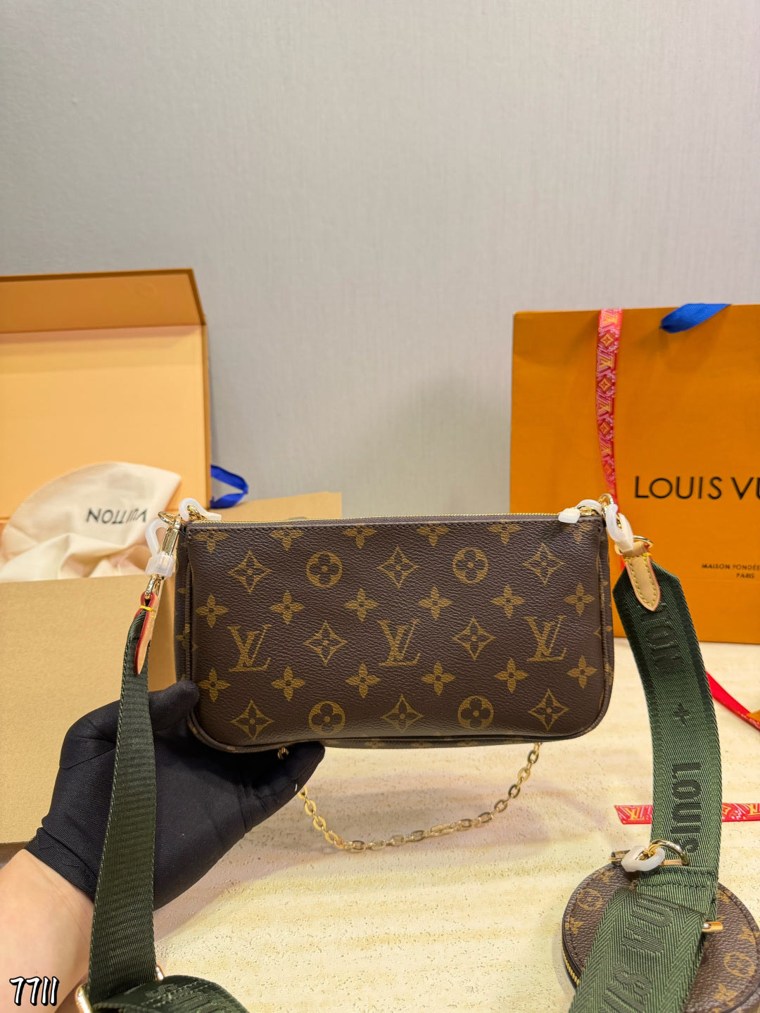LU Multi Pochette Bag 24 cm