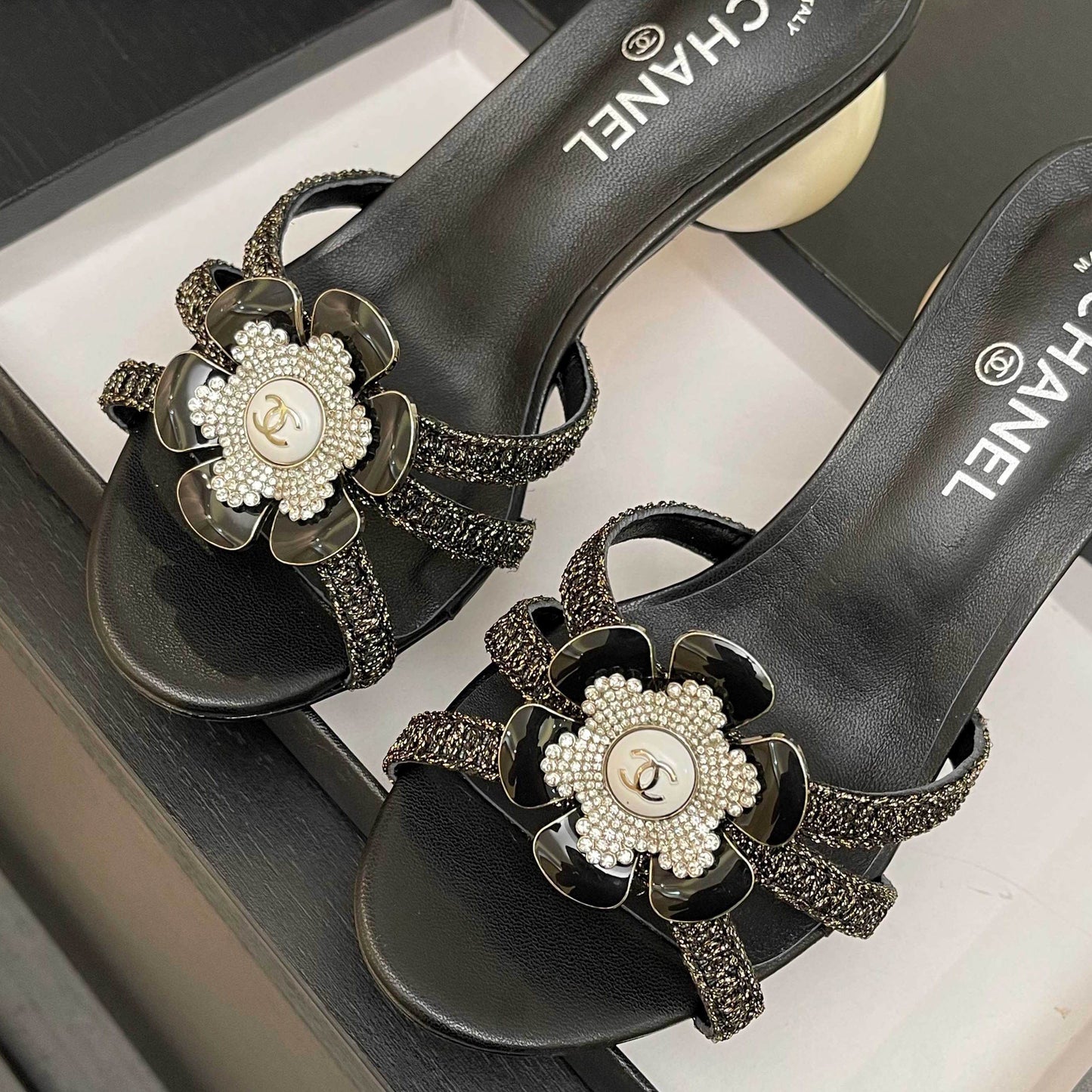 CHL Shoes sandals Woman 3 Color's