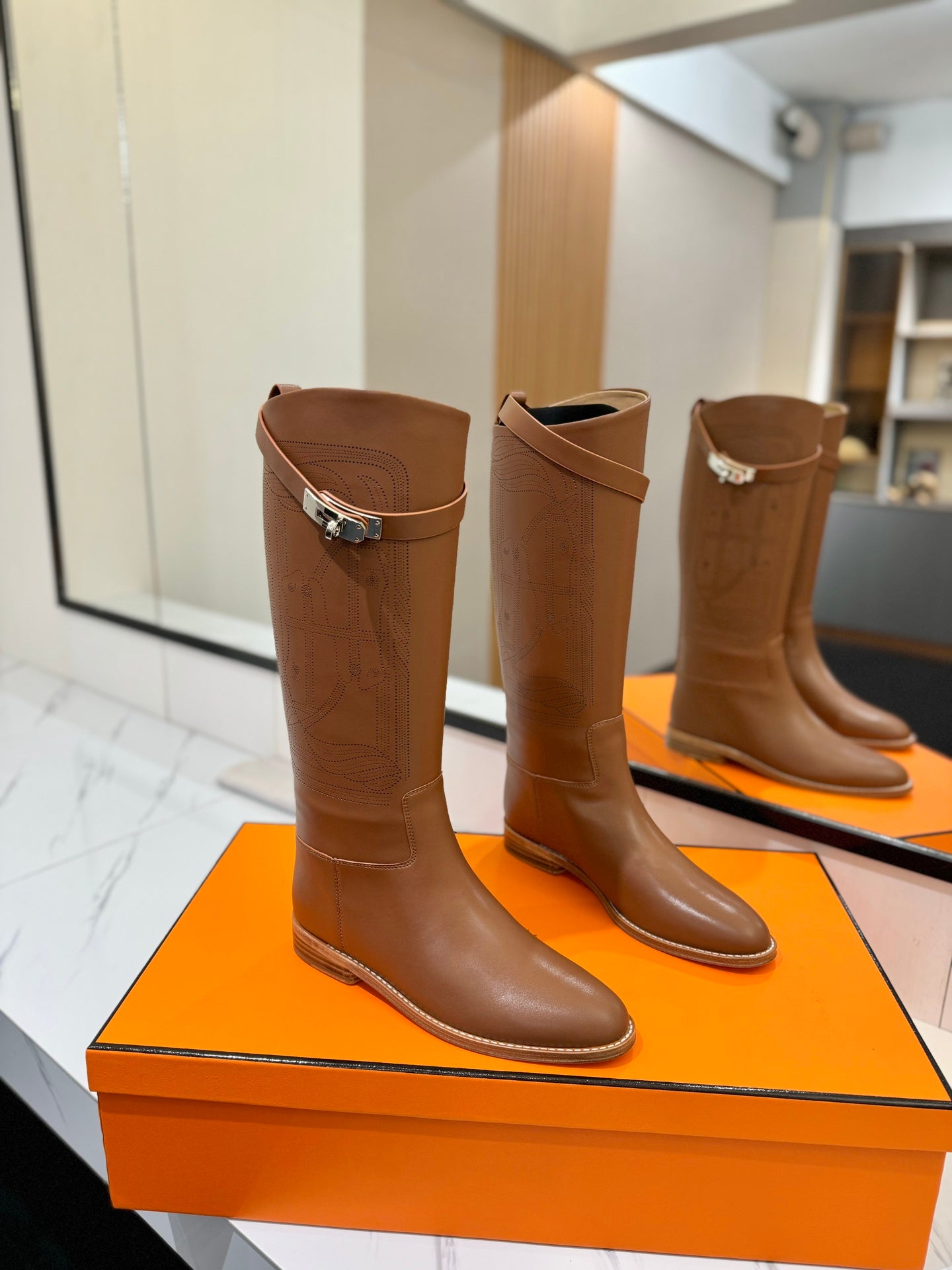HRM Boots 42