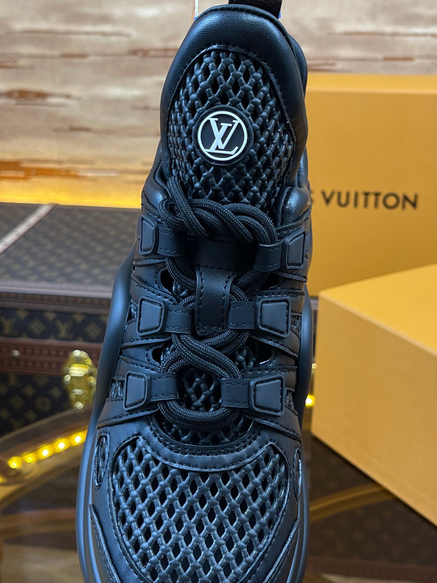 LU ARCH Sneakers