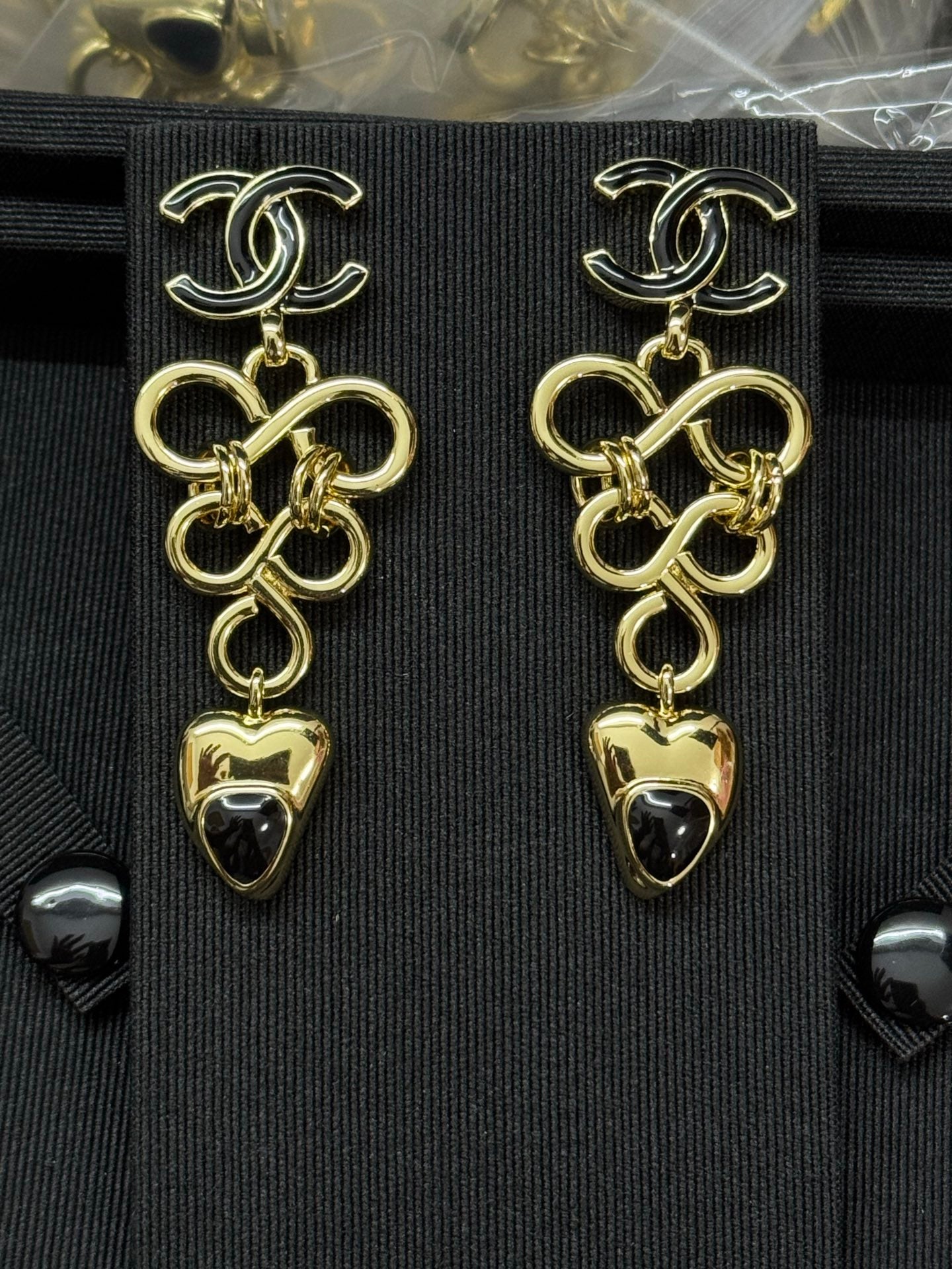 CHL Fashion earrings