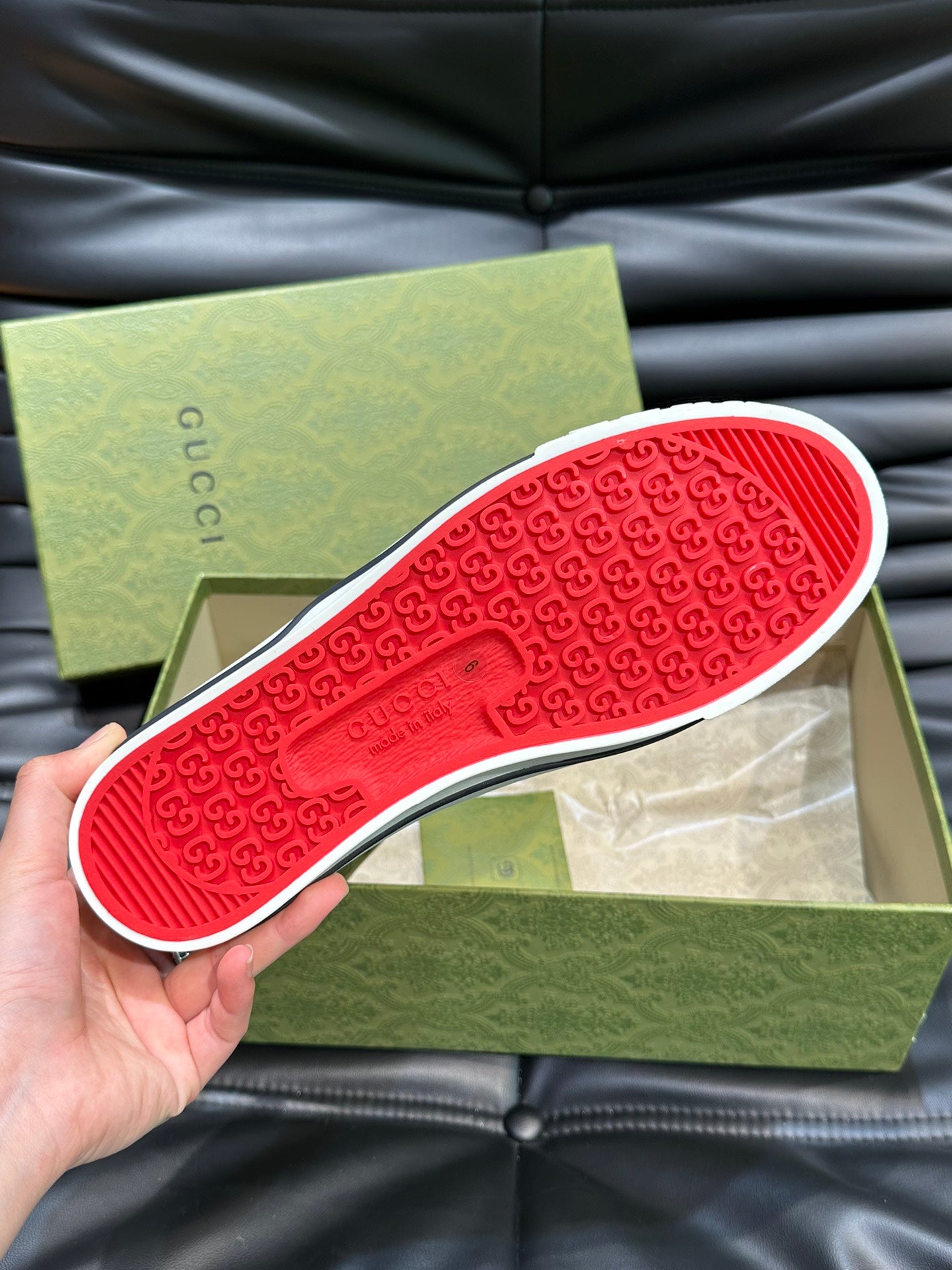 GU Sneakers Runner