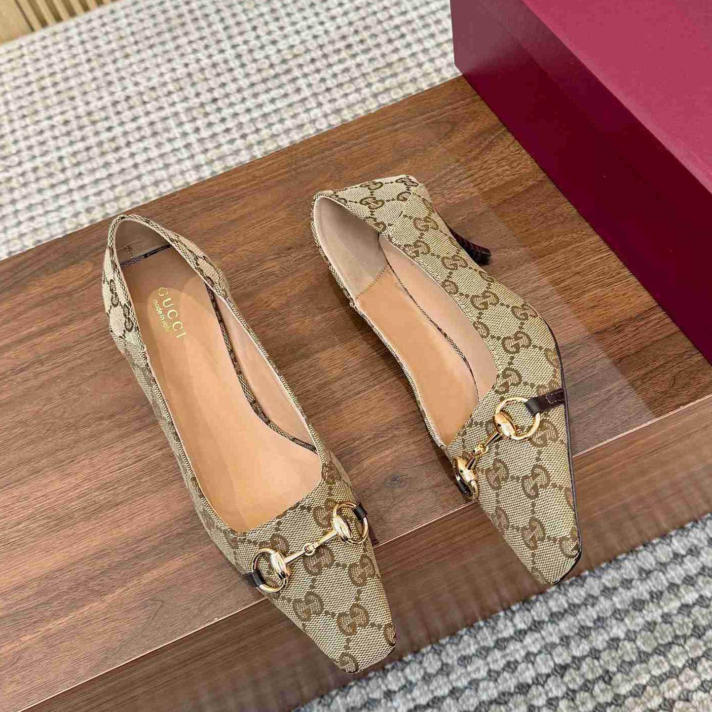 GU shoes Woman Heels 42