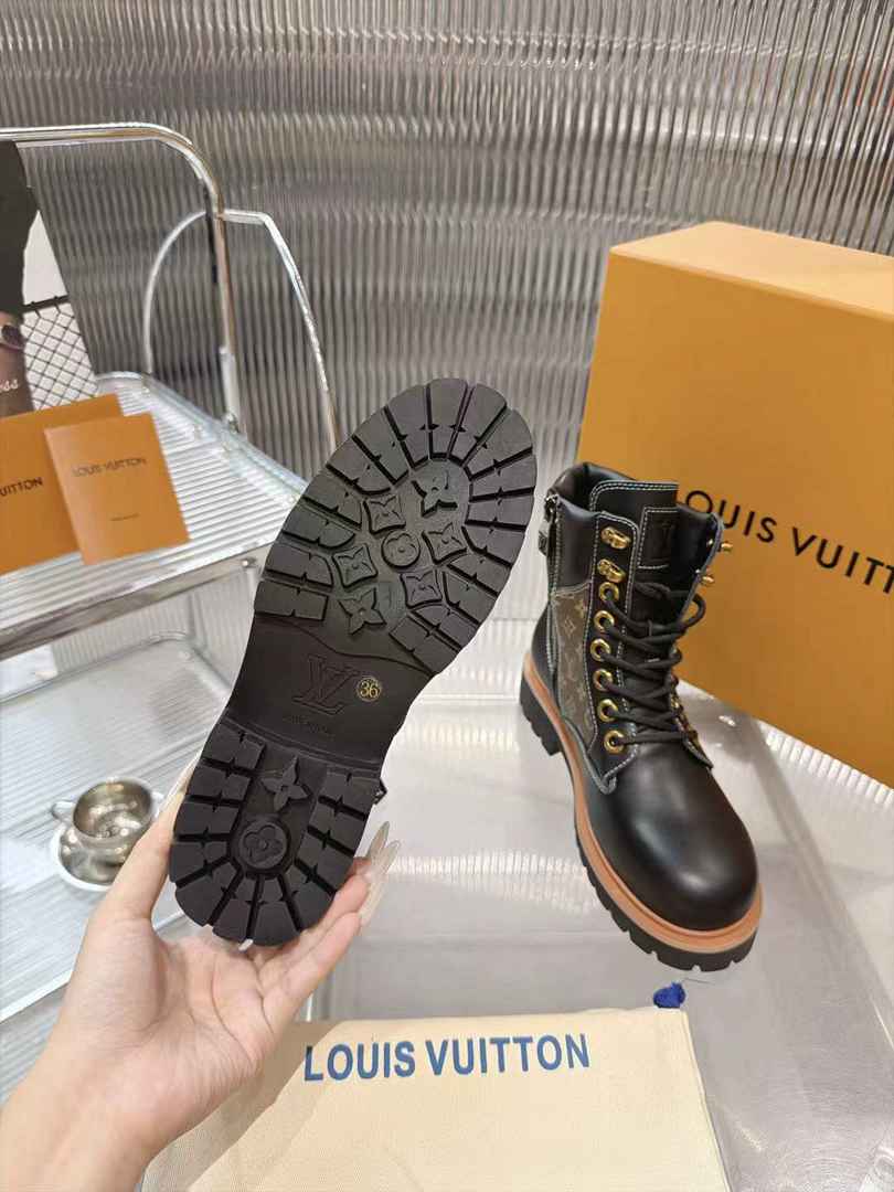 LU vs TIMBER LAND Boots