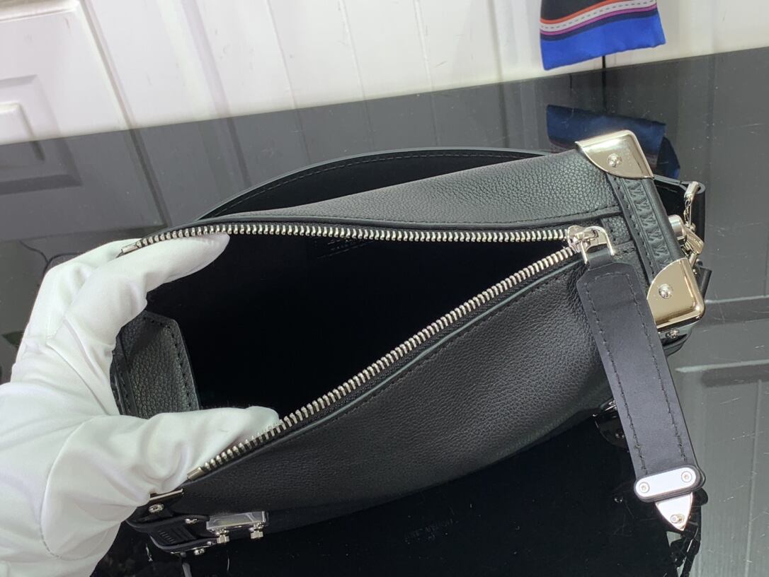 LU monogram Trunk Bag 21 cm