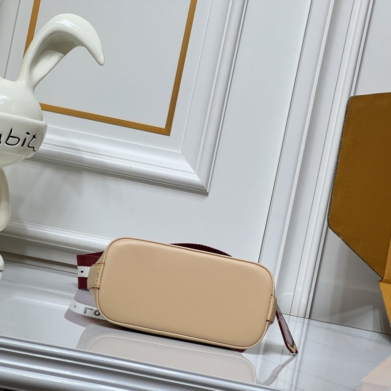 LU Bag Alma BB
