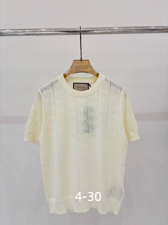 GU Woman T- Shirt sweater 2 Color's