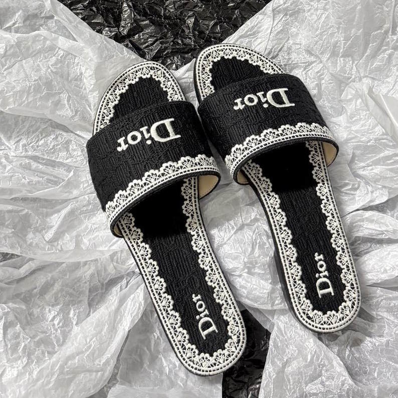 CHD Slippers Woman