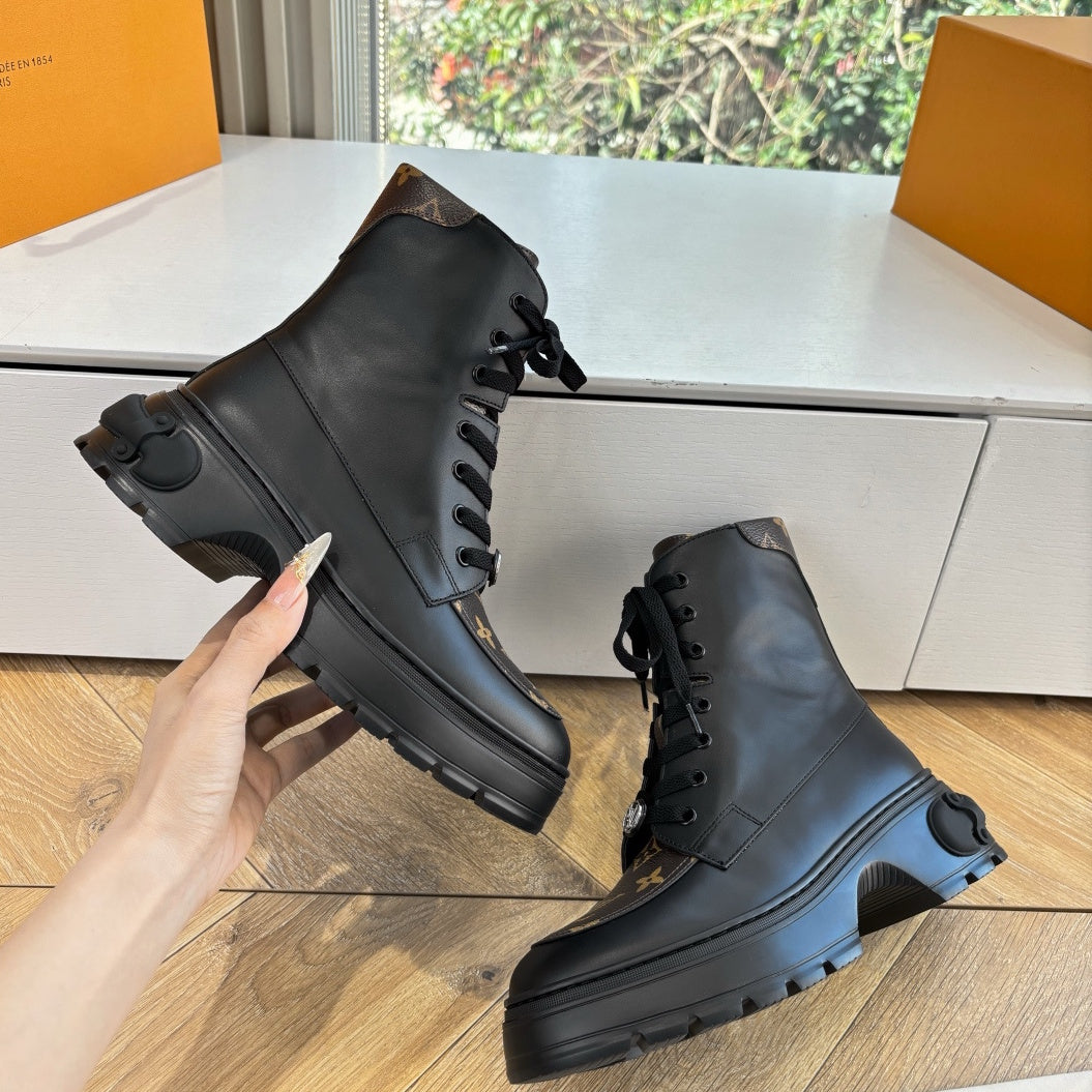 LU Boots Woman flat Low