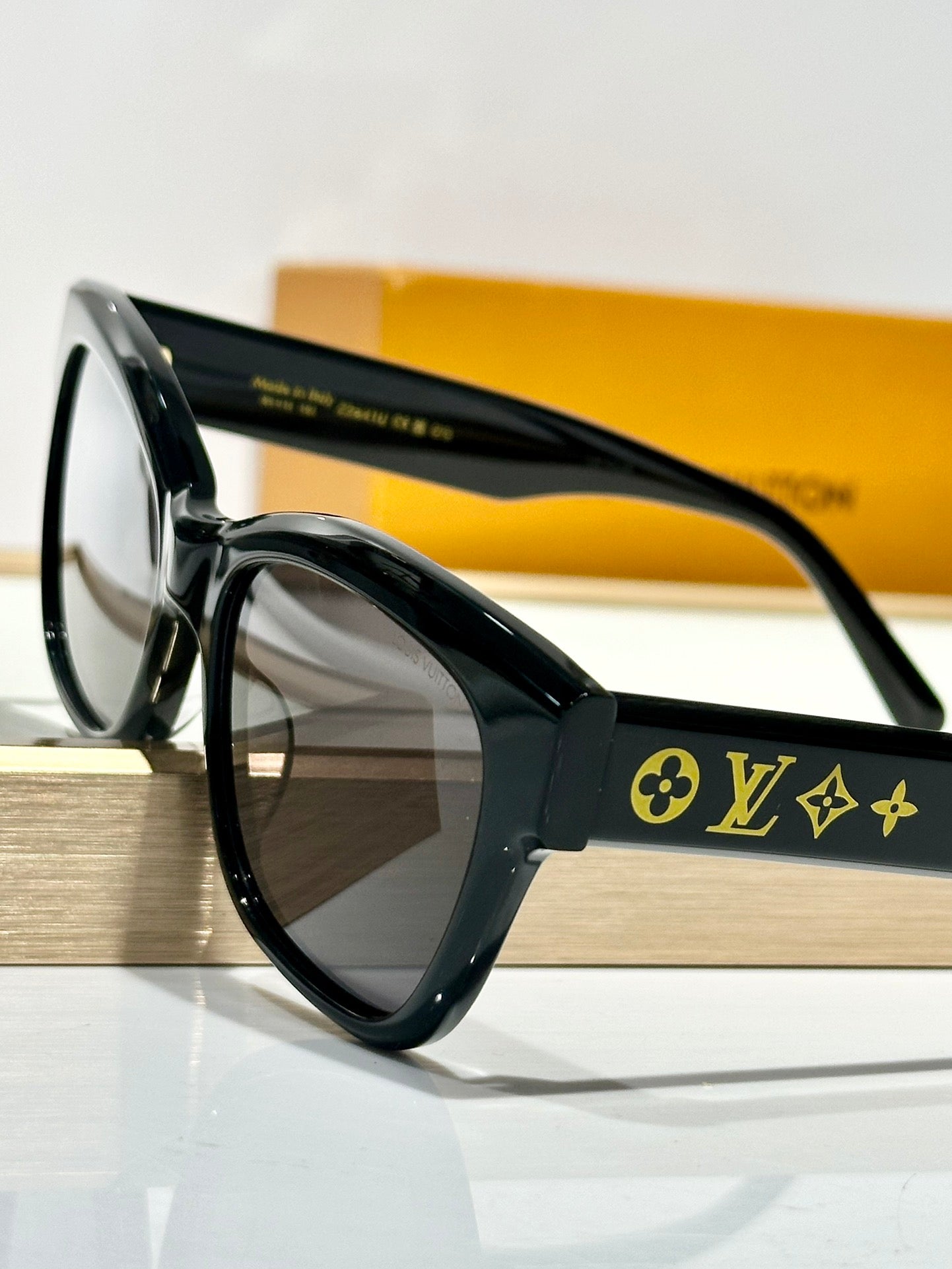 LU Sunglasses 2 Color's