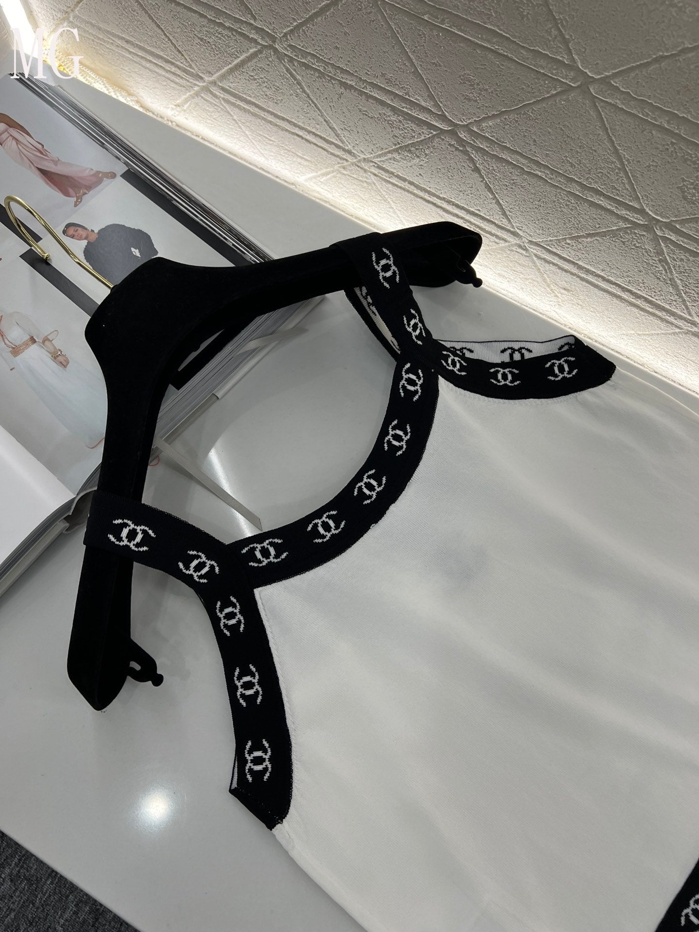 CHL Tank Knitted Top T - shirt 2 Color's Woman D817