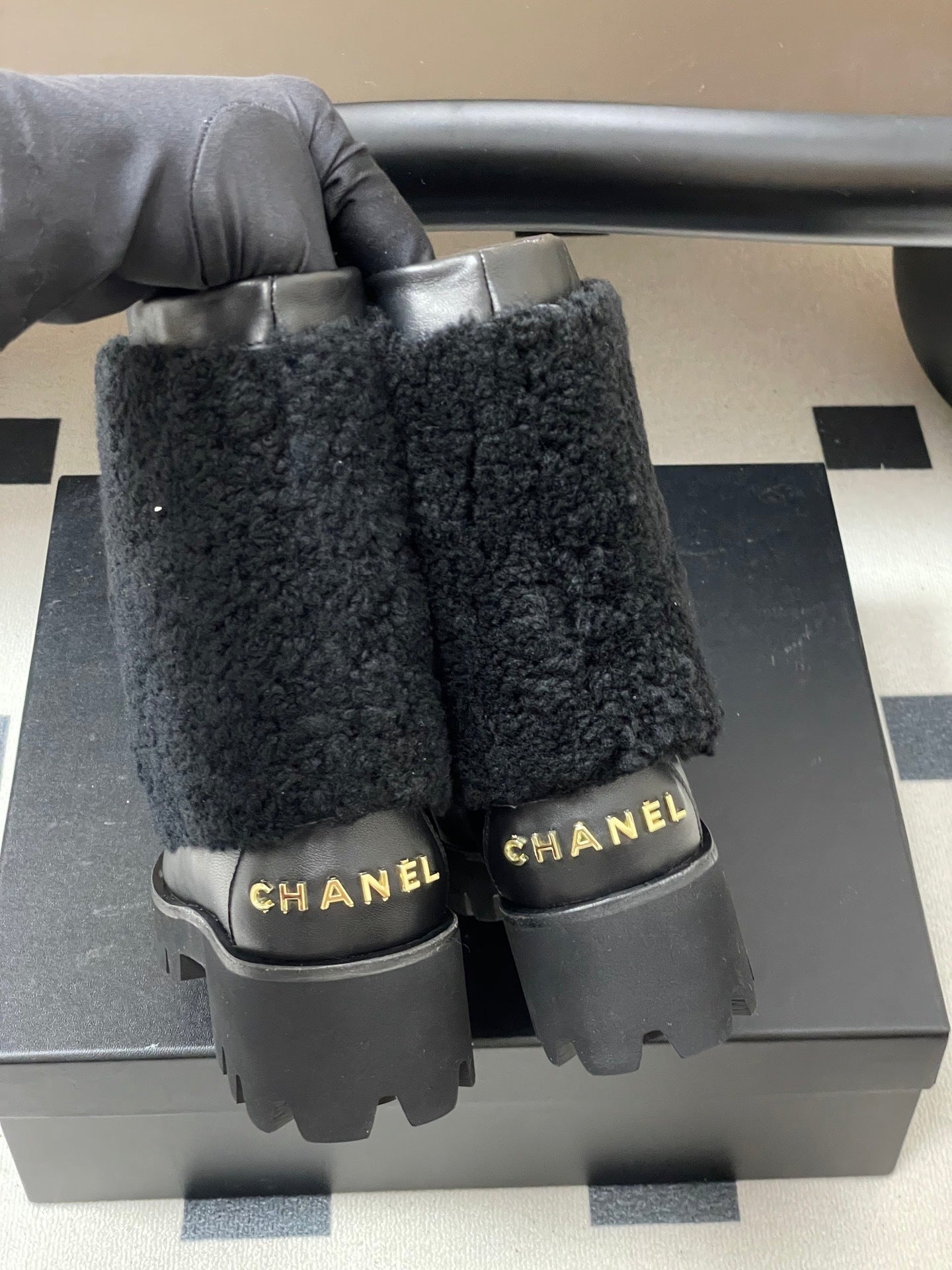 CHL Shearling Woman Boots 2 Color's