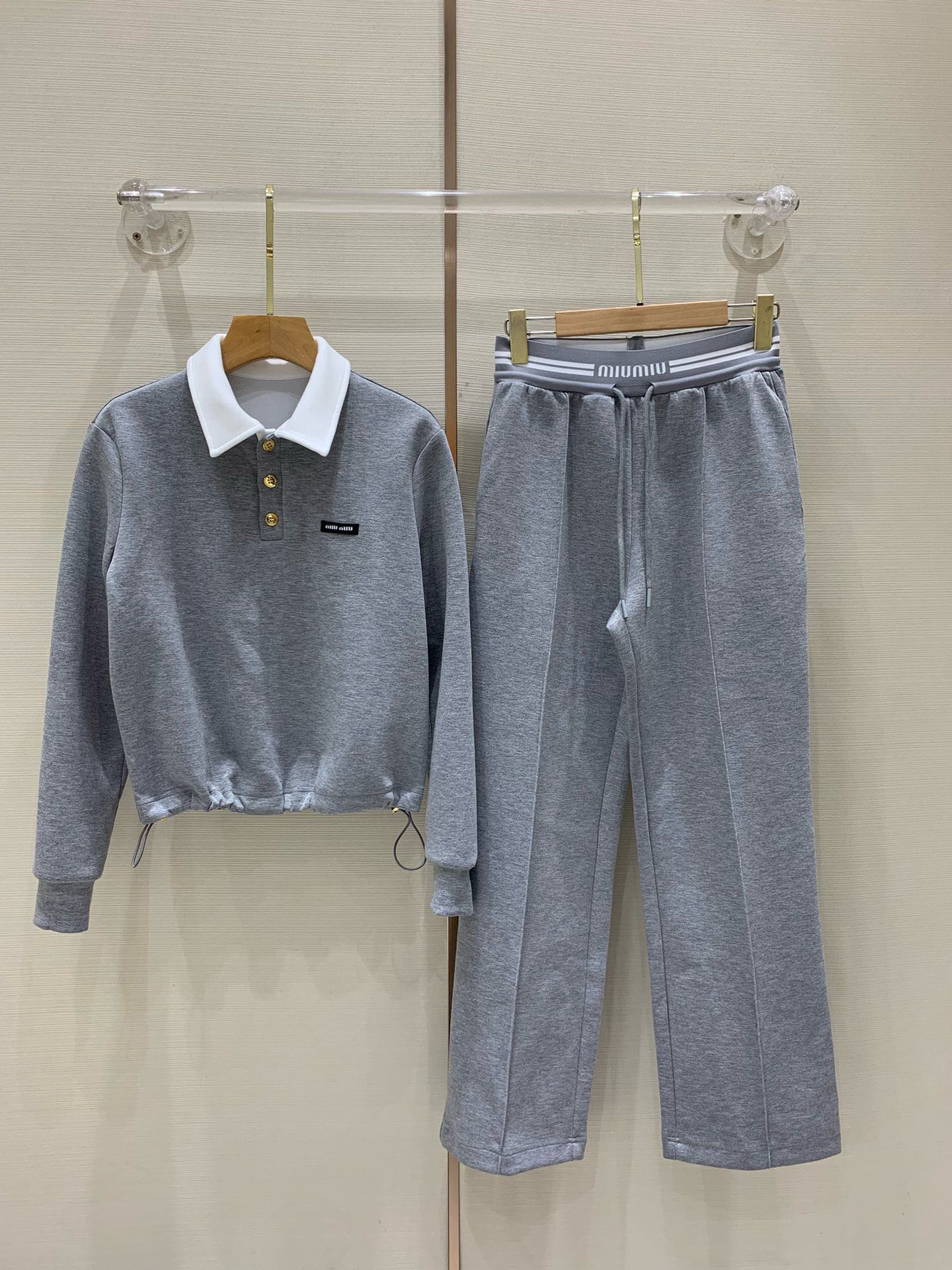 MIU MI Sport Suits Woman 2 Color's Limited Season 2024