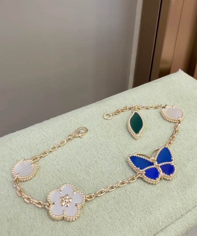 VAN C&A Fashion Bracelet