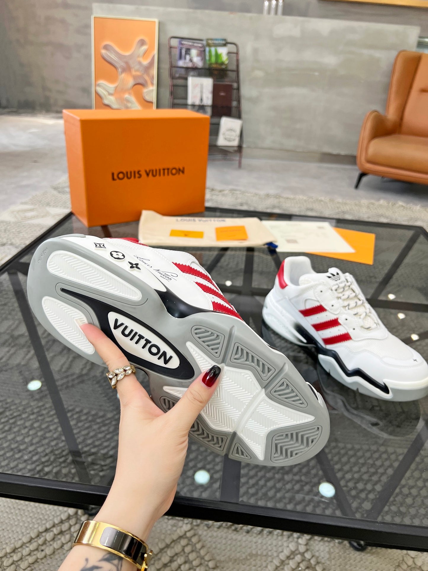 LU vs ADI * DAS Sneakers