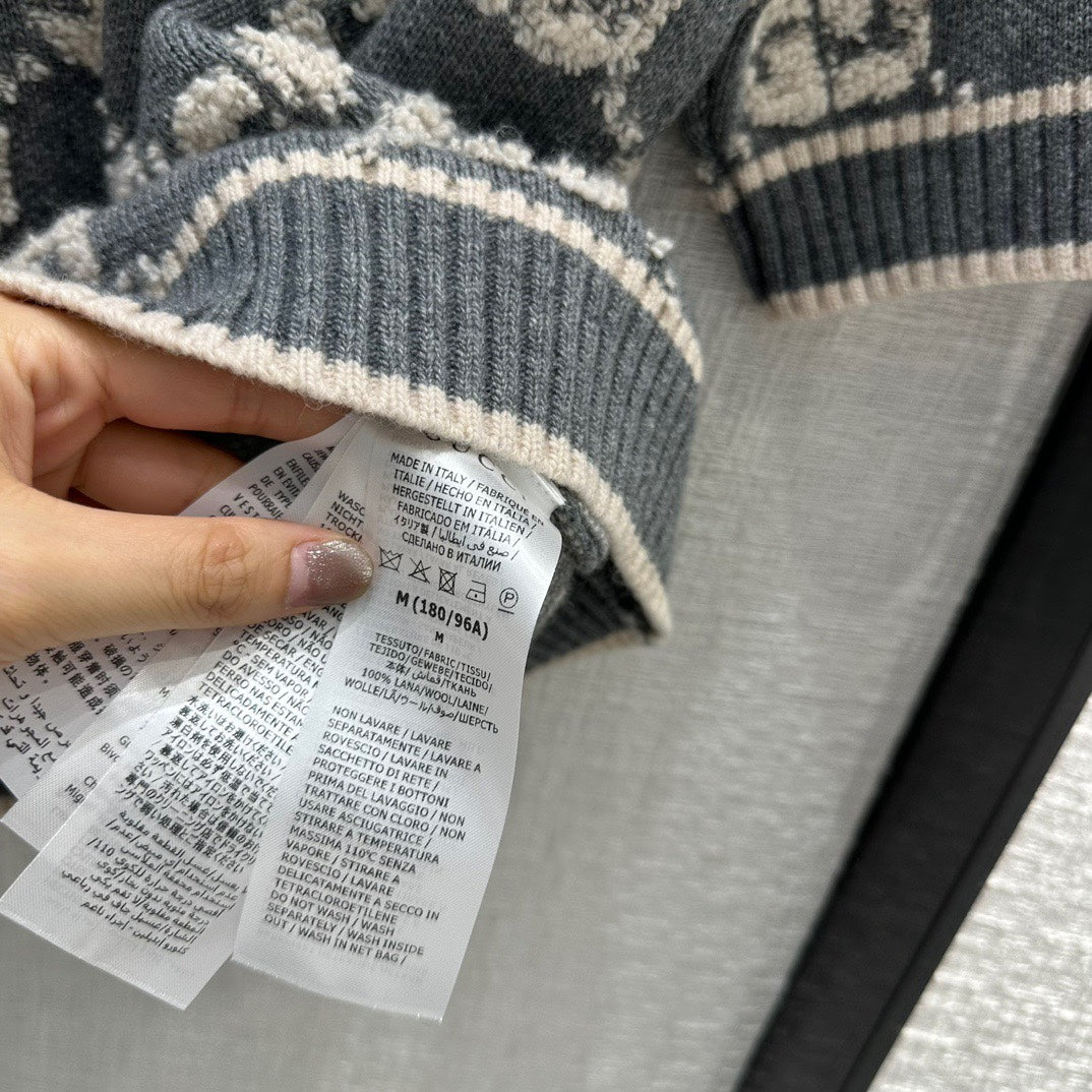GU Sweater Woman