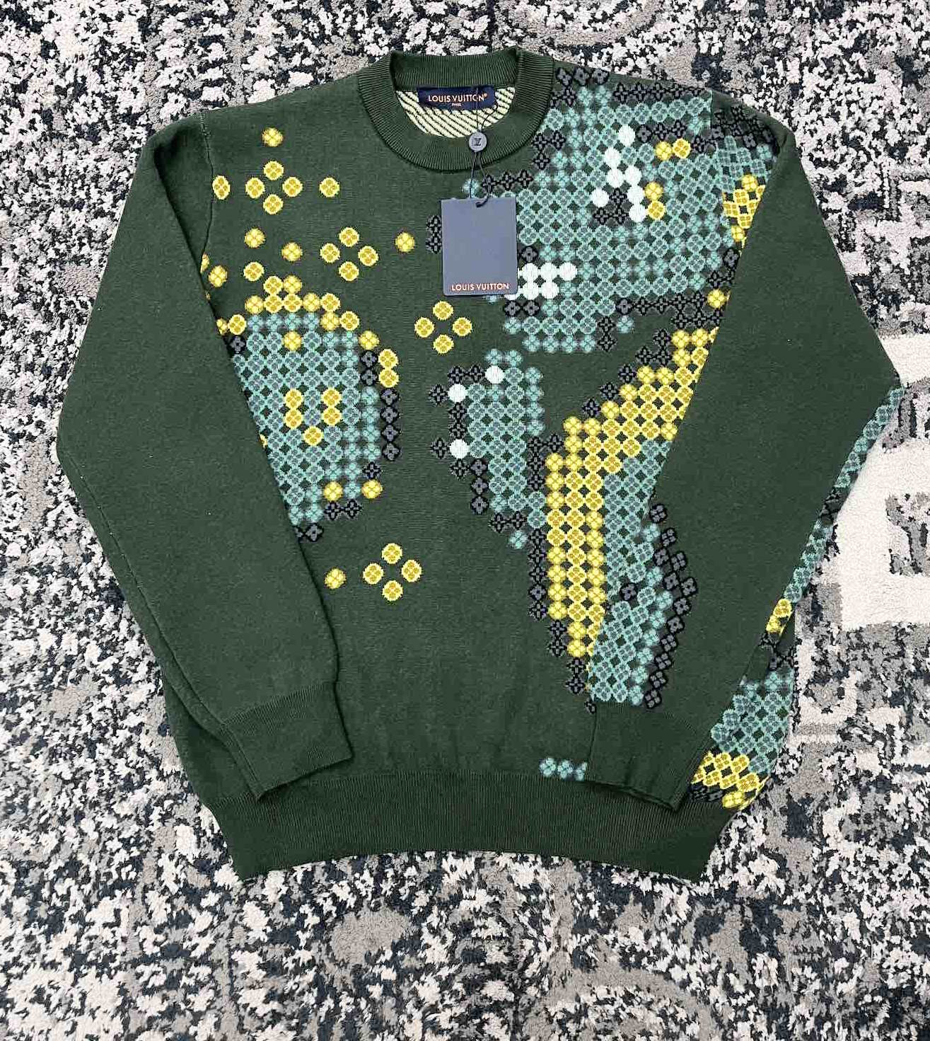 LU Sweater GO