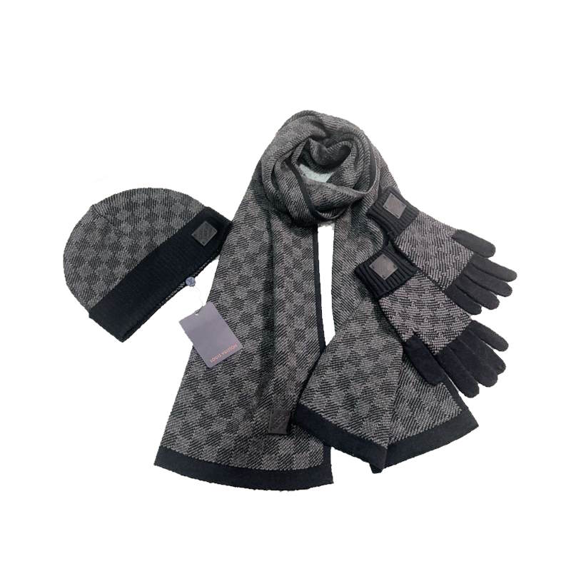 GU Hat and Scarf Set Knitted