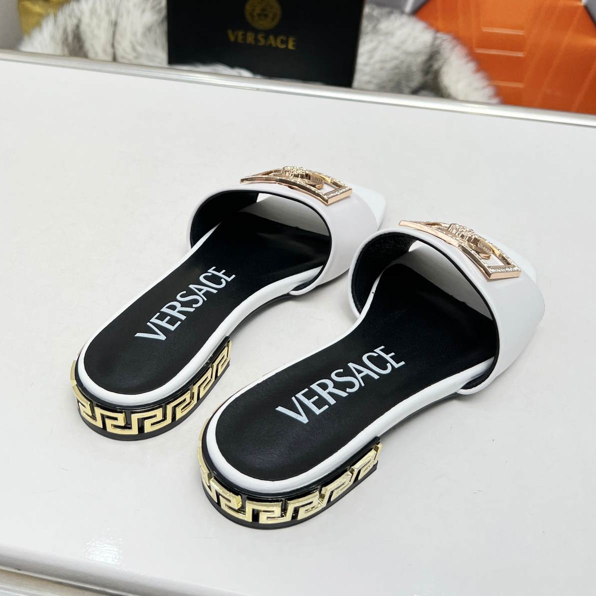 VRC Slippers 5 Color 's