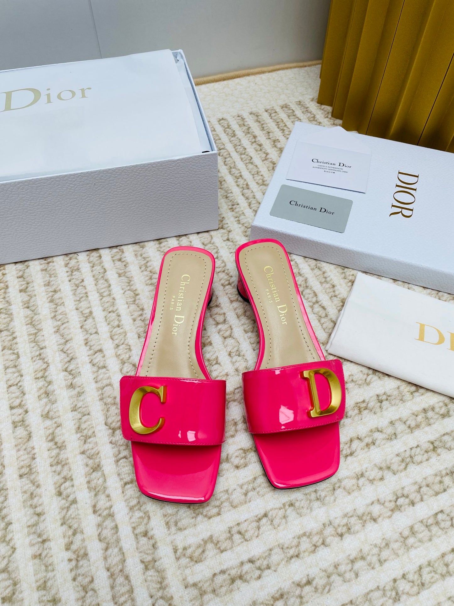 CHD Slippers Sandals 2 Color 's