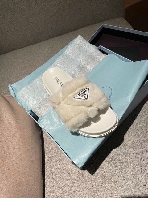 PRD Shearling Slippers Flat Beige
