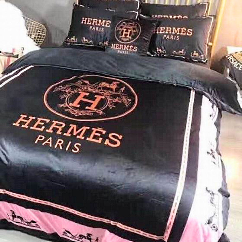 HRM Bedding Set