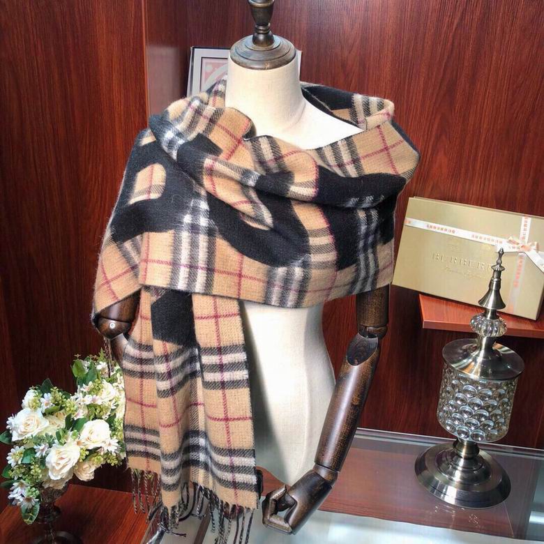*BURBBER Scarf