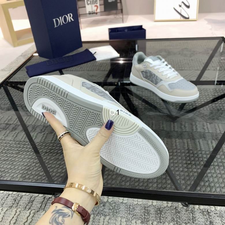 CHD Sneakers Run Away