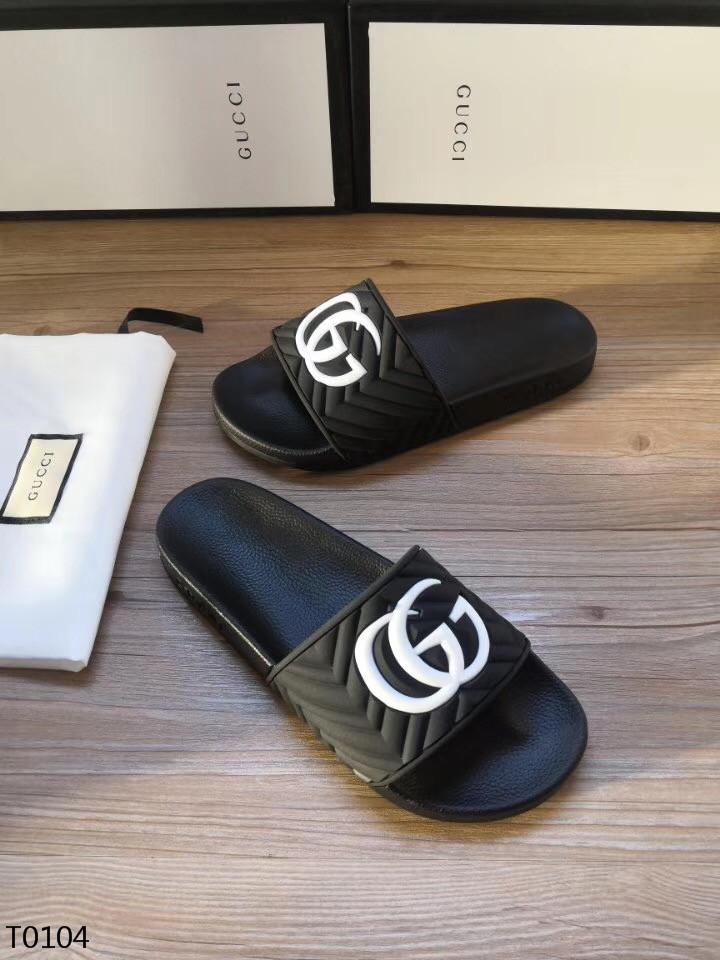 GU Slippers Mono 2 Colors