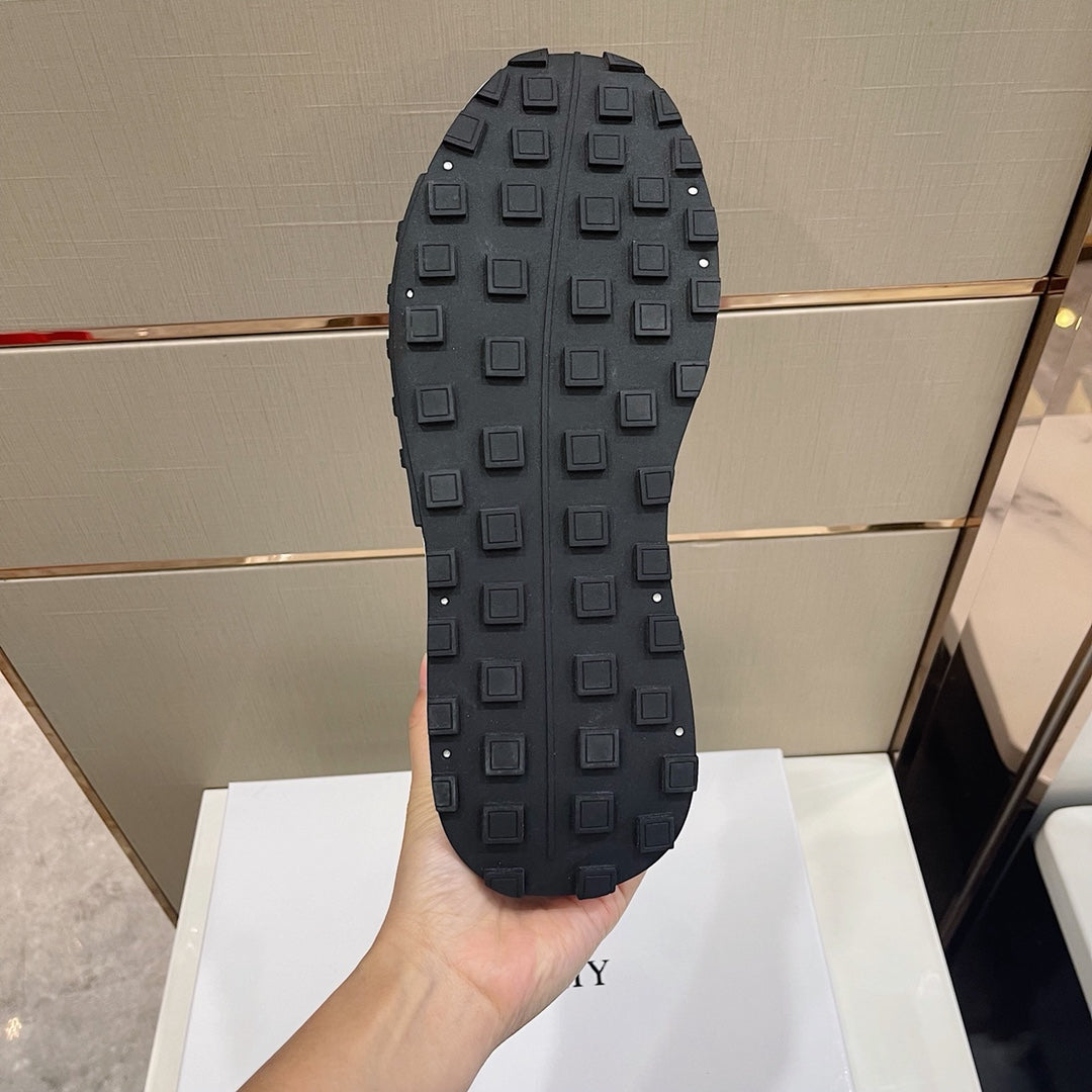 GIVENJY Sneakers Run Away