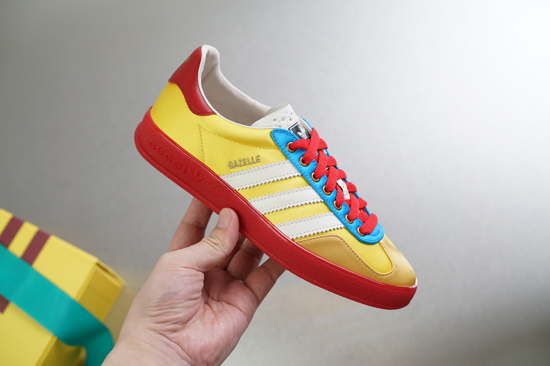 GU x ADID*S Sneakers Gazelle
