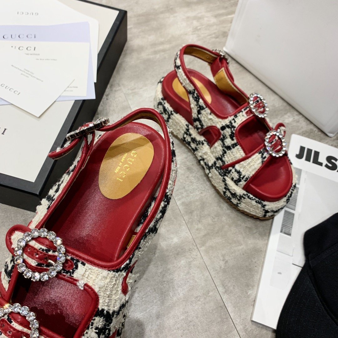 GU Slippers Sandals Mono