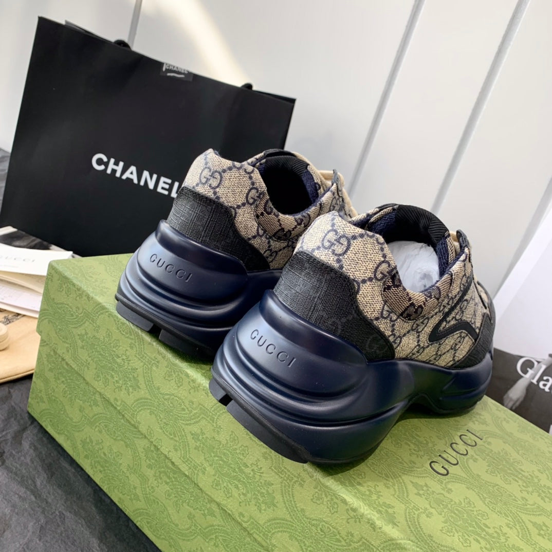 GU Sneakers Monogram