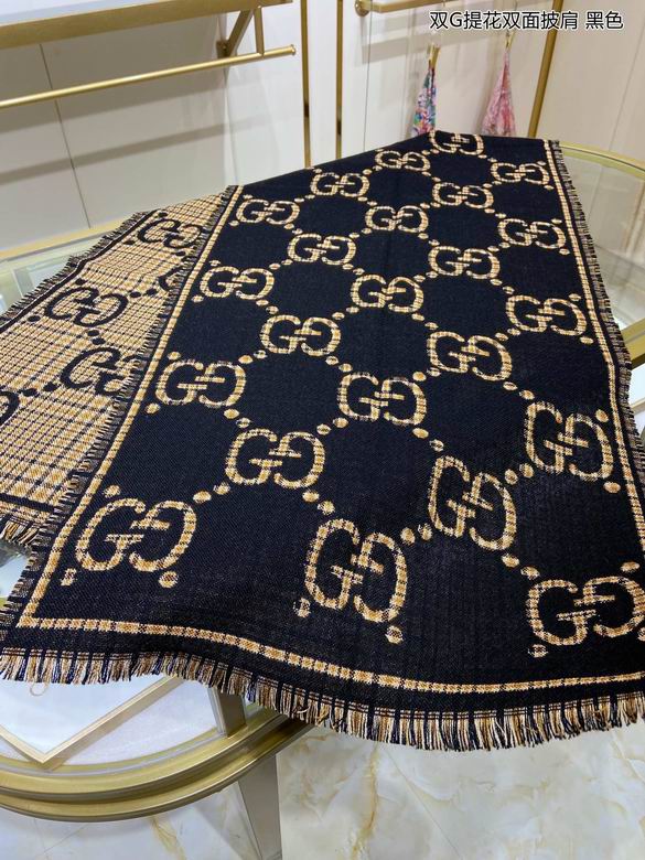 GU Scarf Monogram 3 Color 's
