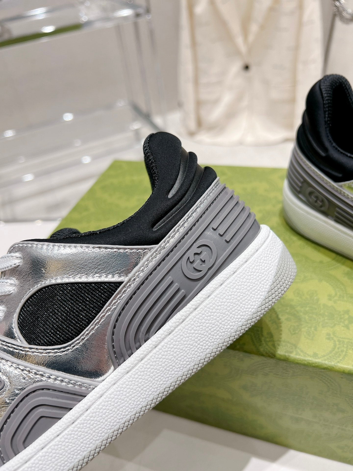 GU Sneakers 2 Color 's Gold