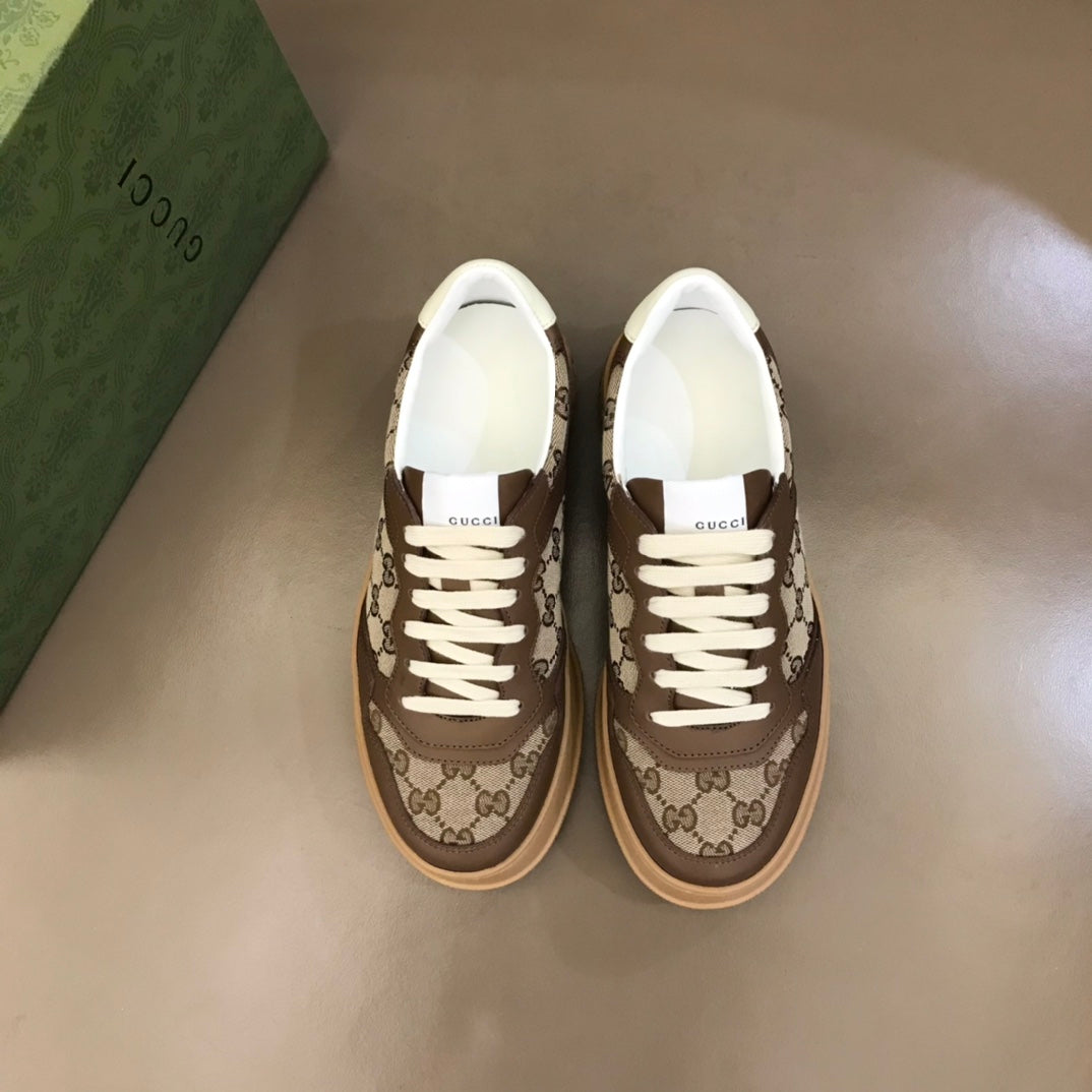 GU Sneakers Monogram
