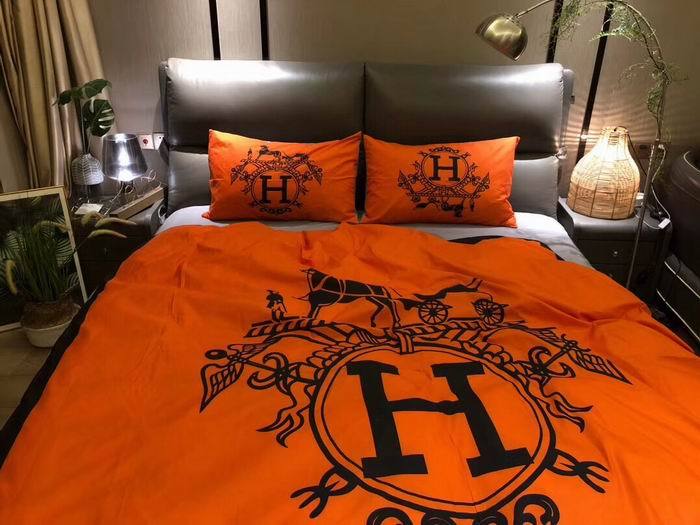 HRM Bedding Set