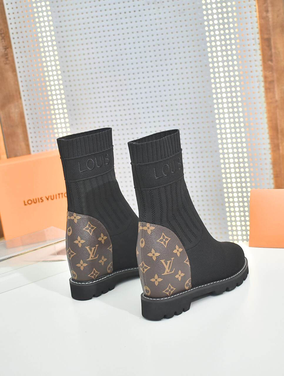 LU Boots Trainers