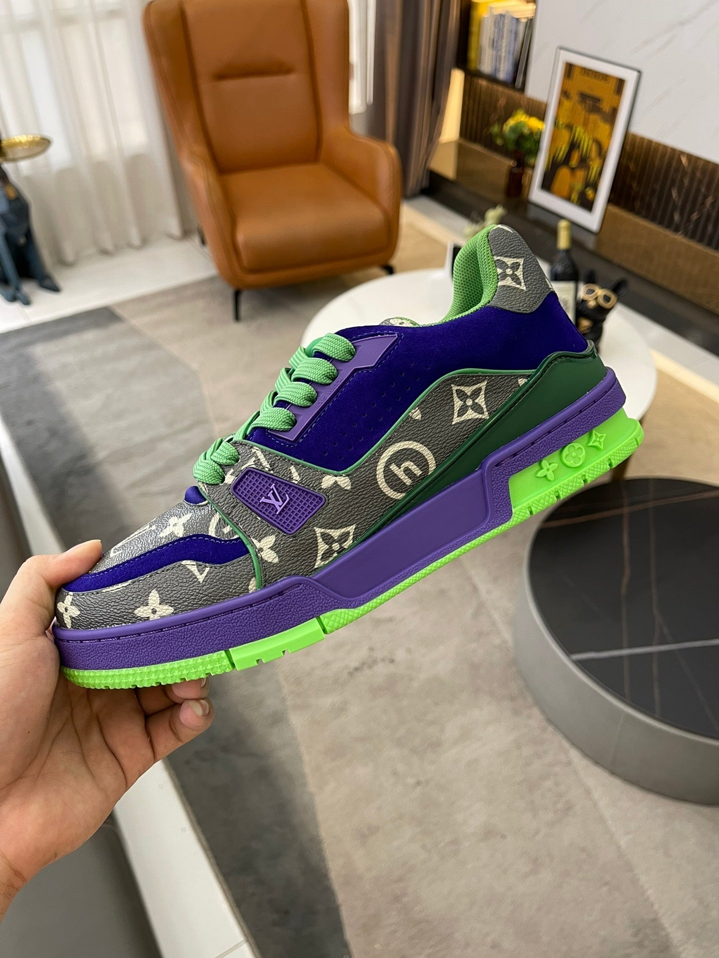 LU Sneakers 2 Color 's Woman