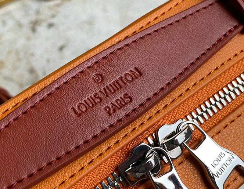 LU Messenger Bag 22 cm
