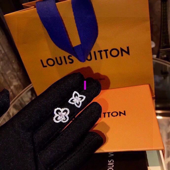 LU Earrings