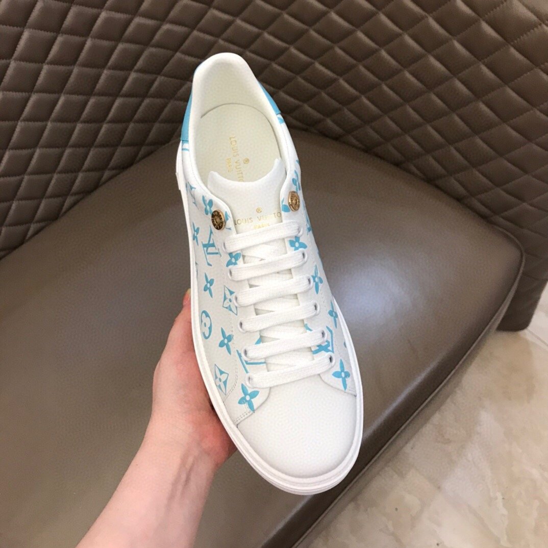 LU Sneakers