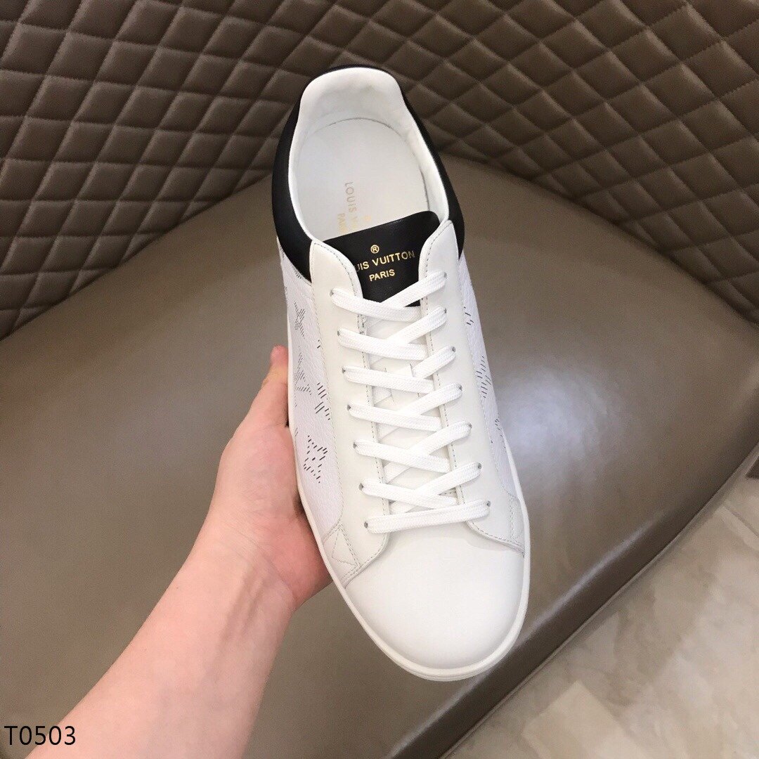 LU Sneakers