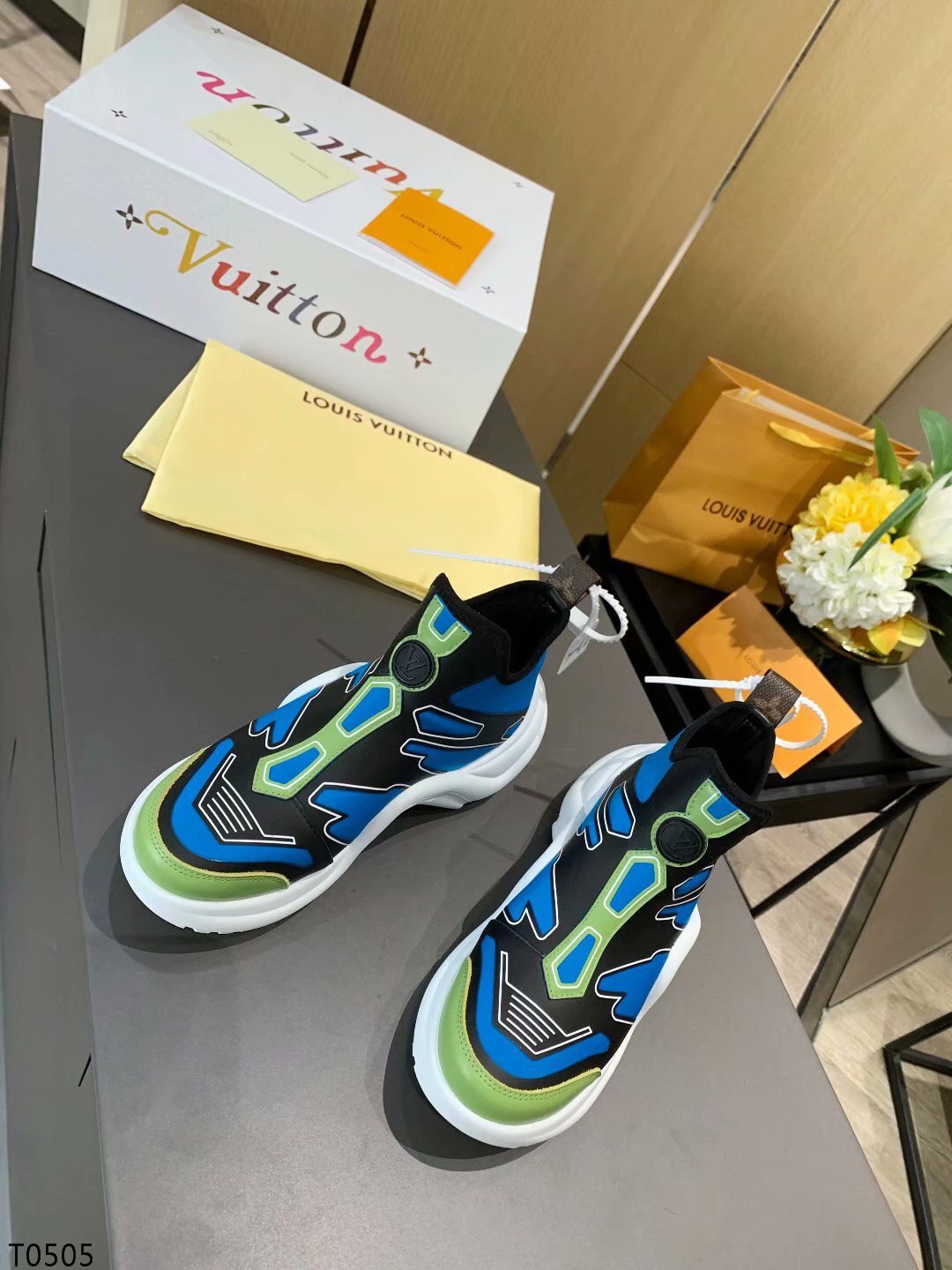 LU Sneakers Arch