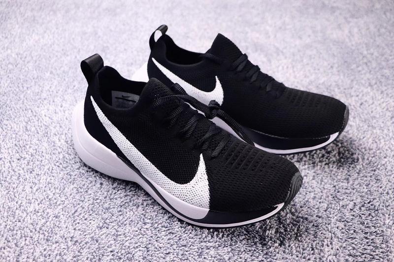 N*ke Max Zoom Sneakers Vapor fly White Black