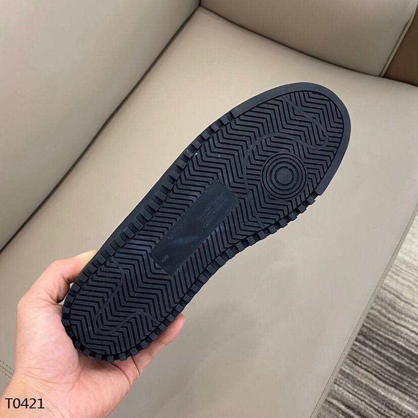 Off Wite Sneakers