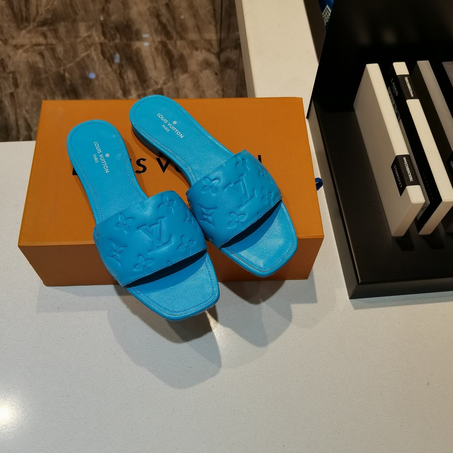 LU Slippers Sandals Blue