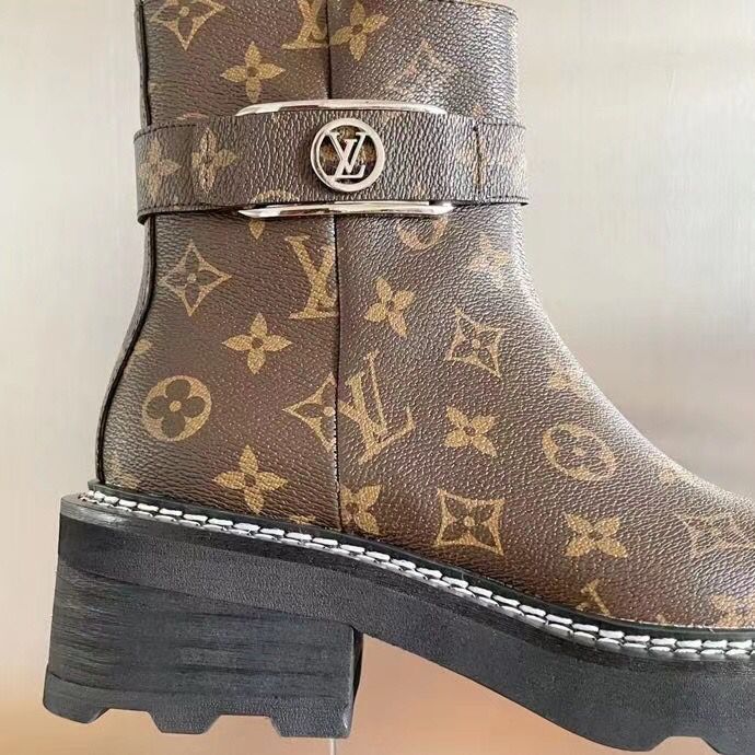 LU Boots Med